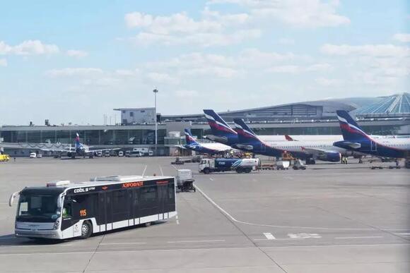 Disney Manager Gets Prison After Drug Arrest at Airport - NewsBreak