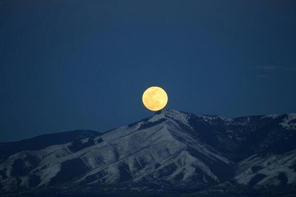 Montana’s Last Supermoon Of The Year Will Light Up The Sky - NewsBreak