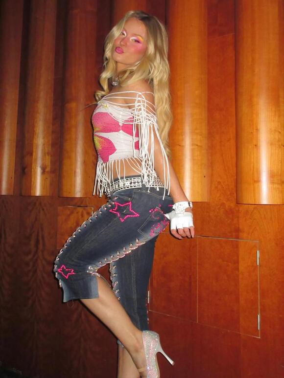 Supersized Shorts, Slip Dresses and Tropical Barbie Energy—7 Gen Z Pop ...