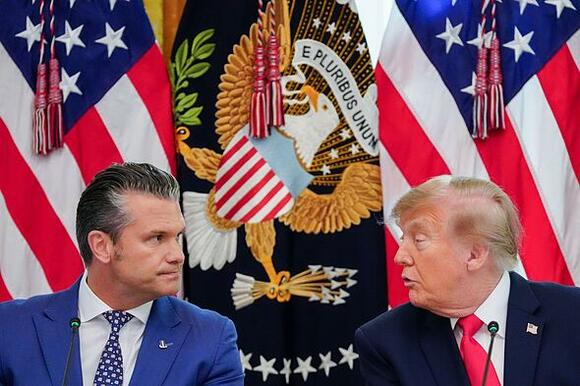 US officials say Trump leaning toward renewal of major combat operations against Iran