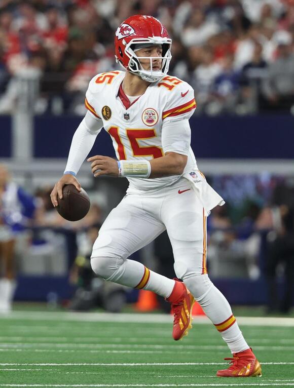 “Let Me Go”: What Patrick Mahomes Told the Chiefs After Season-Ending ...