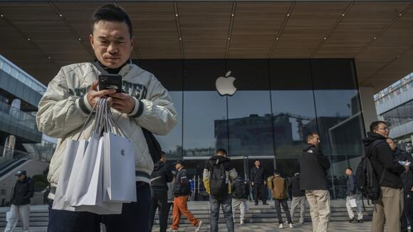 Scalpers offer Apple iPhone Duo buyers hundreds extra outside Beijing launch