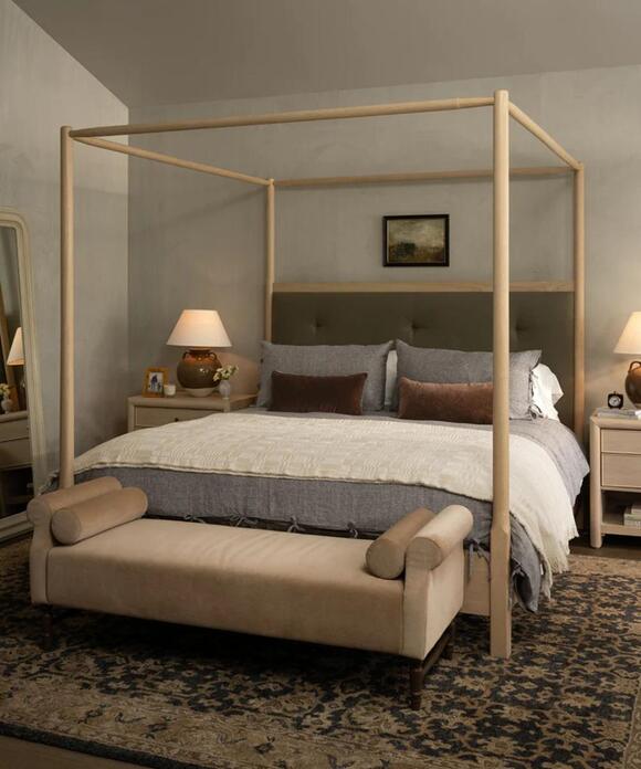 Should bedside tables always match? Interior designers on whether to ...