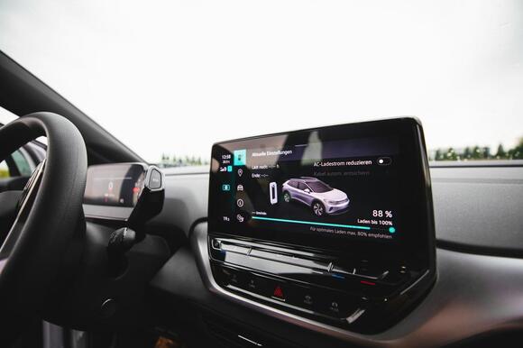 10 Electronic Features That Can Become Expensive to Fix as Cars Age ...