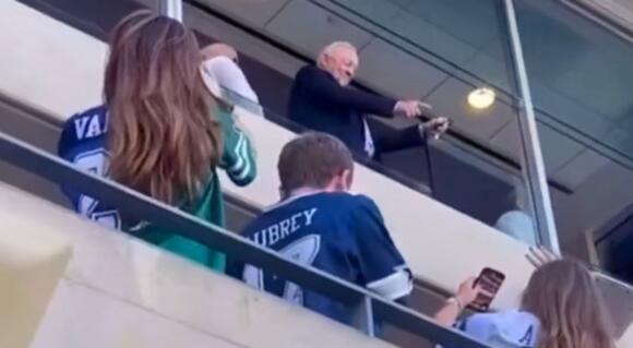 Jerry Jones Caught In The Act: Cameras Spotted Cowboys Owner Making  Disgusting Gesture Towards Jets Fans At MetLife [VIDEO] - NewsBreak