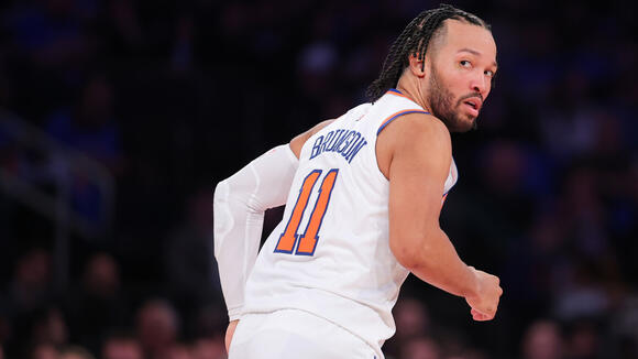 Luka Dončić Flips the Bird at Jalen Brunson After Knicks' Win - NewsBreak