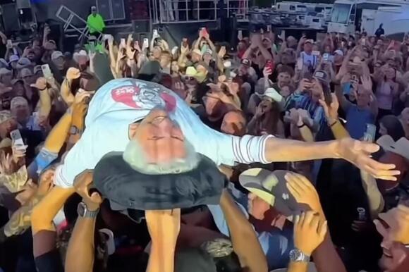A Grandma Set a Crowd Surfing World Record at Rock the Country Concert ...