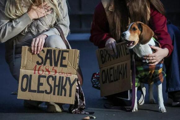 Russia and Ukraine Agree to Pause Fighting in Oleshky So Aid Can Reach Residents