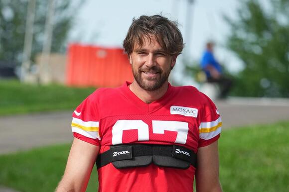 He Just Is So Funny' — Happy Gilmore 2 Director Raves About Travis Kelce,  Calls Chiefs Star 'An Entertainer' - NewsBreak