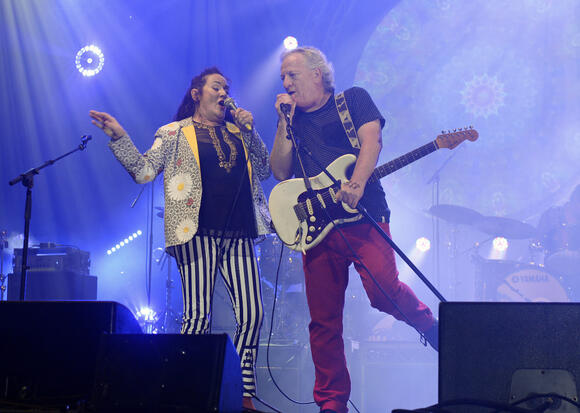 Beloved '80s Singer Dead at 72 - NewsBreak