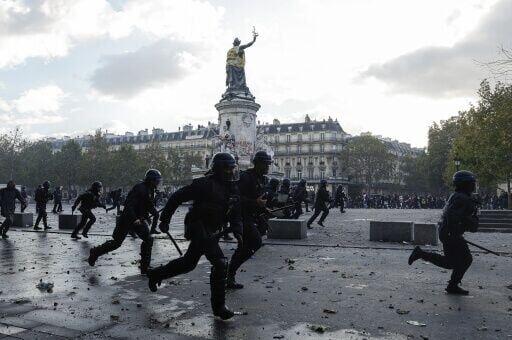 France's tourism sector worried about impact of riots