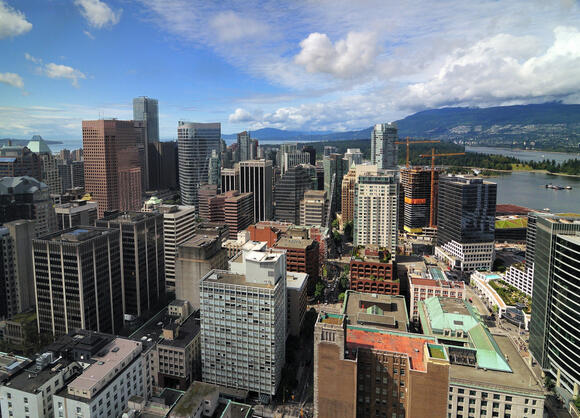 15 Cities Built Around Natural Wonders - NewsBreak