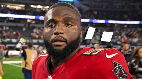 Todd Bowles has no excuse for keeping the Buccaneers’ best pass rusher on the bench