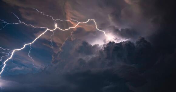 Bizarre Video Capturing ‘Ball Lightning’ Floating Over Alberta During ...
