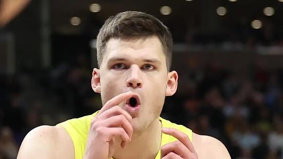 Walker Kessler reminds Warriors to act fast on Kristaps Porzingis trade