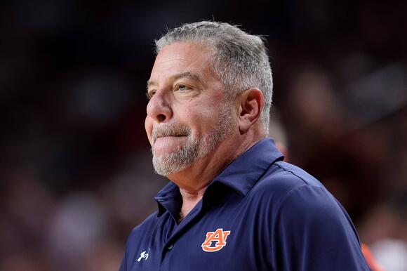 Bruce Pearl Calls Out ‘Ungrateful’ WNBA Players Over National Anthem Scandal