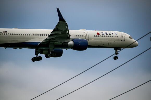 Part of Boeing 737 wing snaps off during Delta flight - NewsBreak