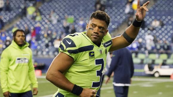 Seahawks fans stunned by QB Russell Wilson trade to Denver