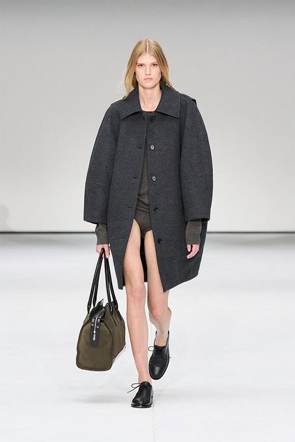 How Cos became one of the hottest fashion brands in the world - NewsBreak