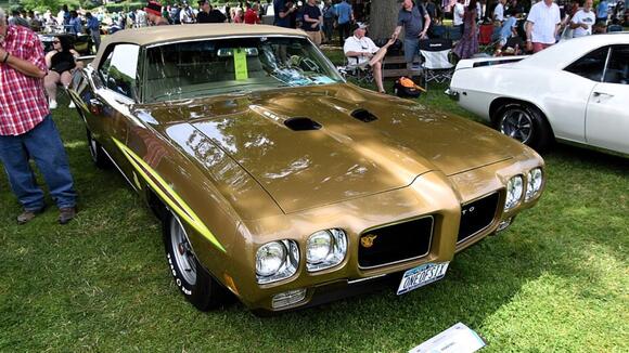 The story behind Pontiac’s rare Ram Air V engines - NewsBreak