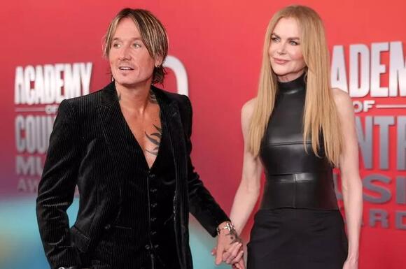 Keith Urban 'crashes out' with angry rendition of hit song amid Nicole  Kidman divorce - NewsBreak