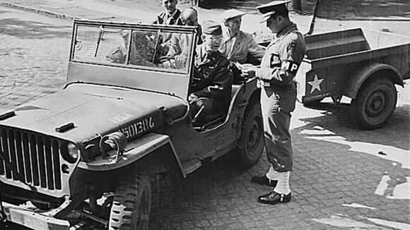 Unboxing the WWII Jeep in a Crate - NewsBreak