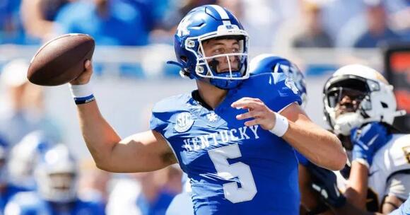 Zach Calzada injury update: Mark Stoops reveals Kentucky QB’s status ...