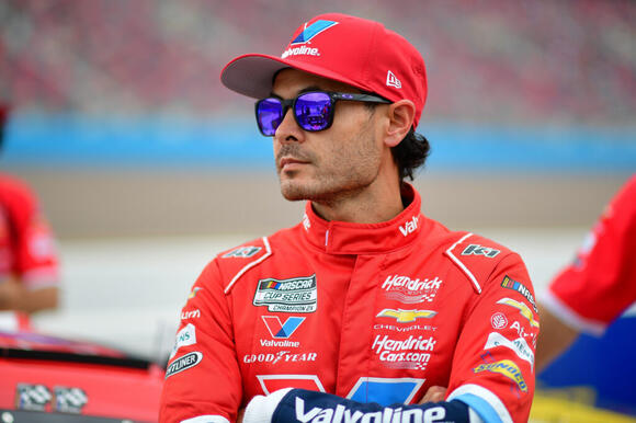 Larson's Lead Shrinks As Rivals Rise In NASCAR Playoffs