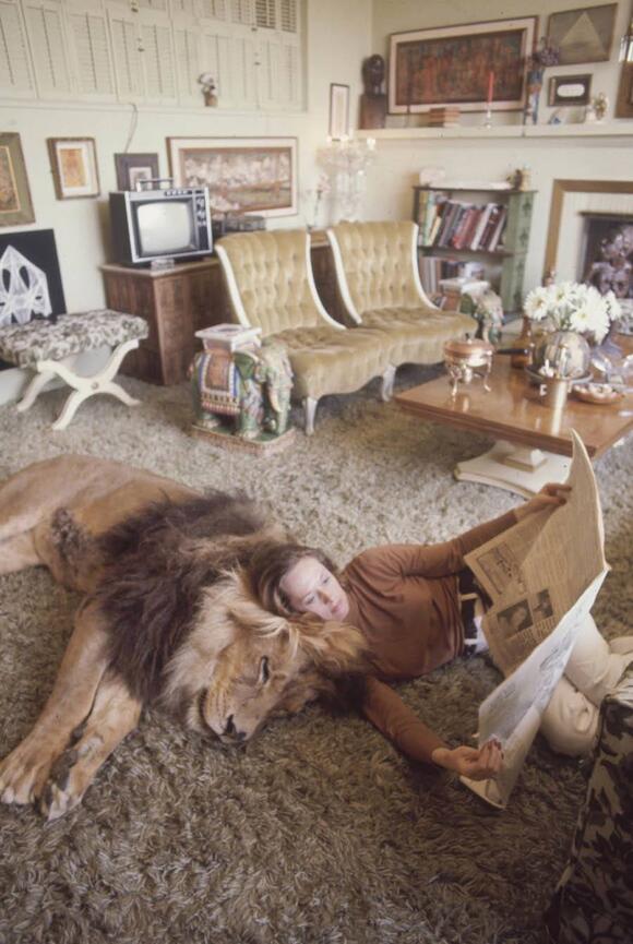 The Wild Story Of How Tippi Hedren And Her Family Lived With A 400 ...