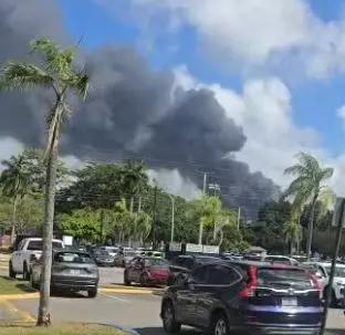 Massive Warehouse Fire in South Florida - NewsBreak