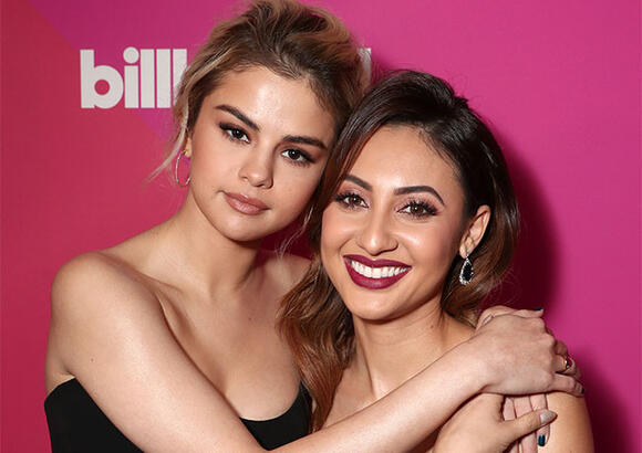 The Internet Slams Selena Gomez After Video Of Her Vaping Goes Viral After  Her Kidney Transplant: 'I Would Get So Mad If I Was The Donor'