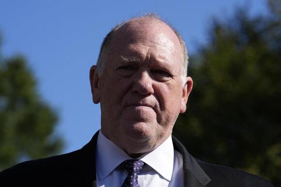 Donald Trump ignored a bribery investigation into border czar Tom Homan ...