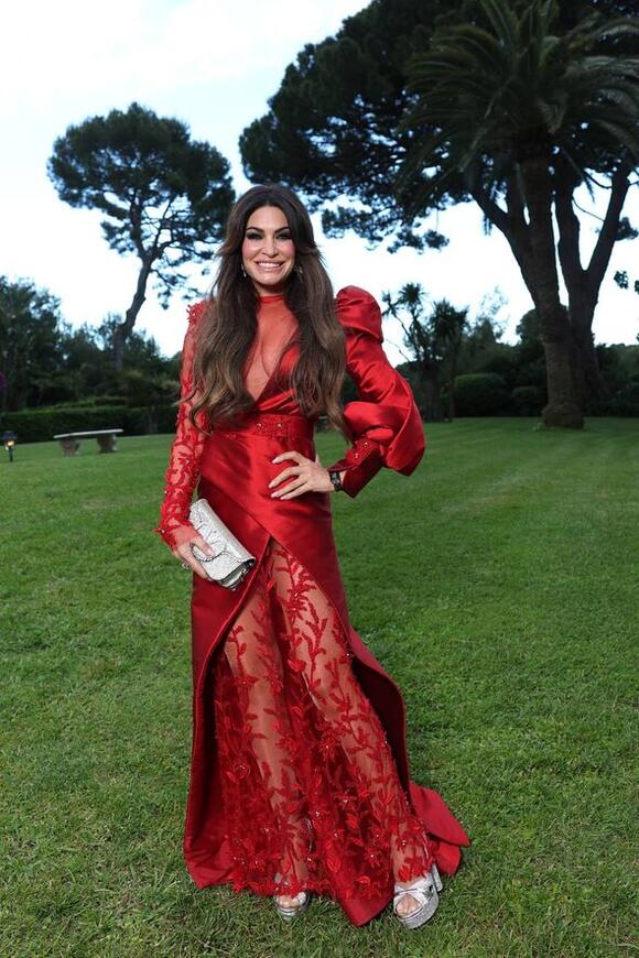 guilfoyle red dress Kimberly Guilfoyle Red Dress Fall Collection 2007 Fashion Show during  Mercedes-Benz Fashion Week in Bryant Park New York City Stock Photo