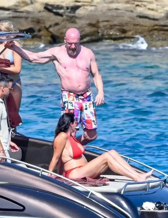 image Media in Shock After Photo Agency Moves Against Sites Sharing Stephanie McMahon & Triple H’s Private Getaway Pics
