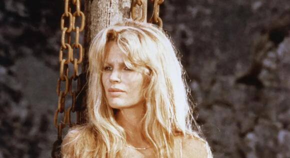 14 Timeless Photos of Kim Basinger - NewsBreak