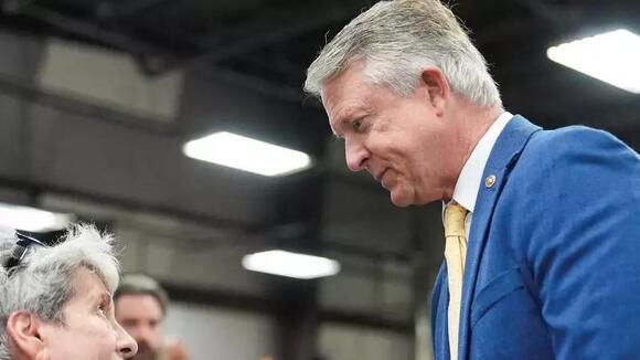 Roger Marshall's ties to hospital profiteers unmasked in scathing ...