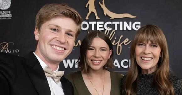 Bindi and Brother Robert Irwin's Bond: Inside the Celebrity Siblings ...