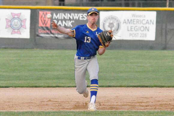 Giants outlast Belle Plaine to remain undefeated on the season