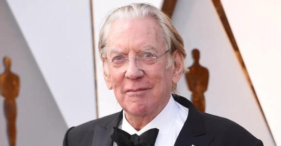 did donald sutherland smoke cigarettes Donald Sutherland Died With Lung Issues: 88-Year-Old Used Oxygen Tank in  Final Days After Puffing on Four Packs of Cigarettes