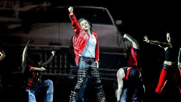 12 Iconic Dance Moves From Music Videos That Defined a Generation (Can ...