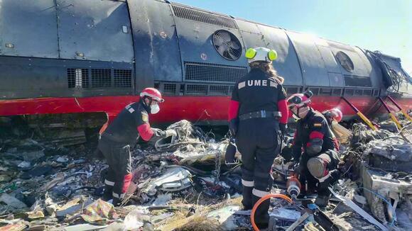 'Inexplicable' order probed as cause of train crash that killed at ...