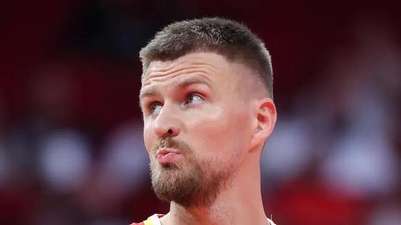 Kristaps Porzingis’ contract could help Warriors solve their trade dilemma