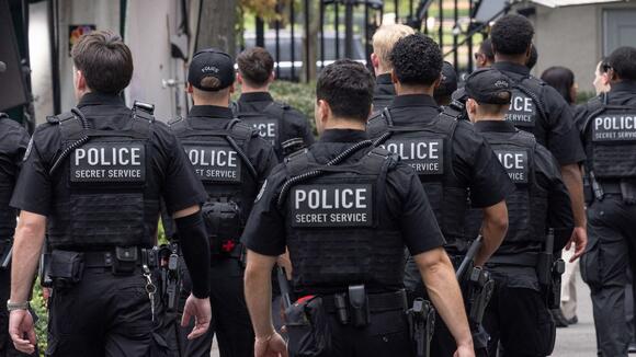 Secret Service puts chief of communications on administrative leave ...