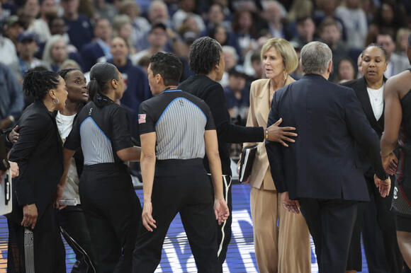 Dawn Staley opens up on Geno-Final Four handshake drama. What she said ...