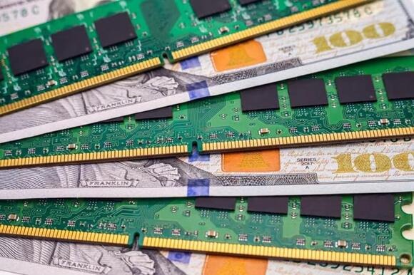 SanDisk, Western Digital, Seagate Surge After Hours As Micron's Blowout ...