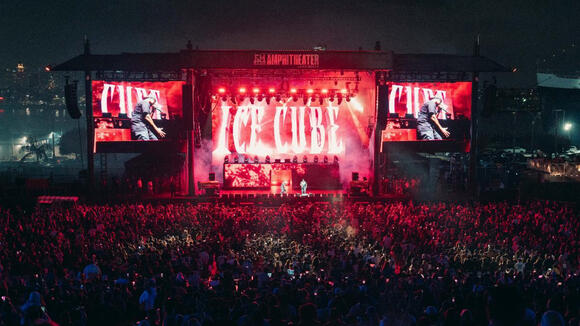 Ice Cube Brings ‘Friday’ Universe to Life at Long Beach Fan Celebration ...
