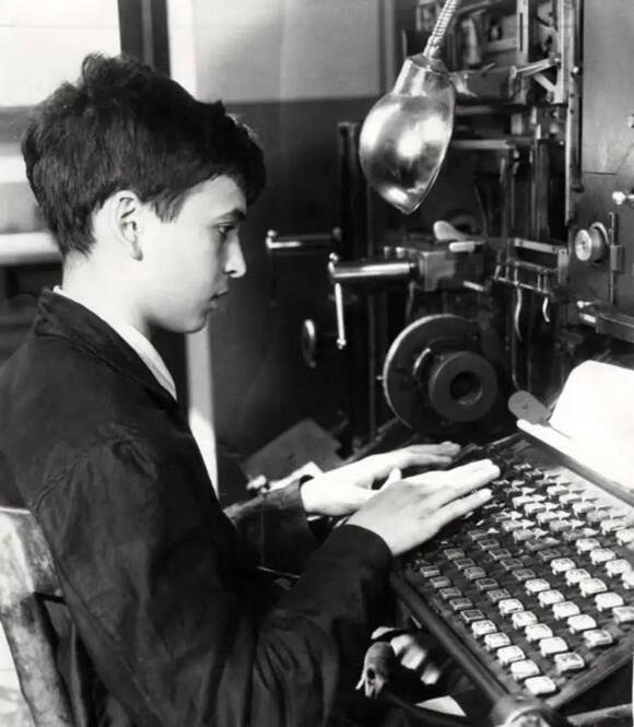 14 Jobs From the Past That Machines Eventually Replaced - NewsBreak