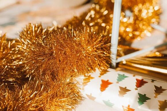8 Fall Yard Decorations That Can Cause Unexpected Problems for Birds ...