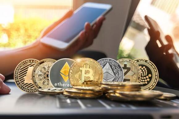How Raoul Pal Built His Crypto Portfolio: BTC, ETH, SOL and 1 Surprise ...