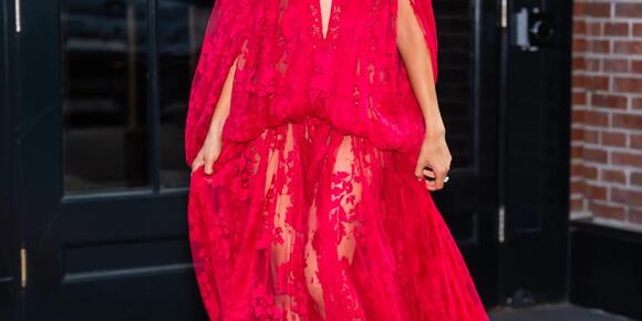 camila cabello red dress Grammy Awards 2018: Camila Cabello Delivers Old Hollywood Glamour in  Vivienne Westwood Couture